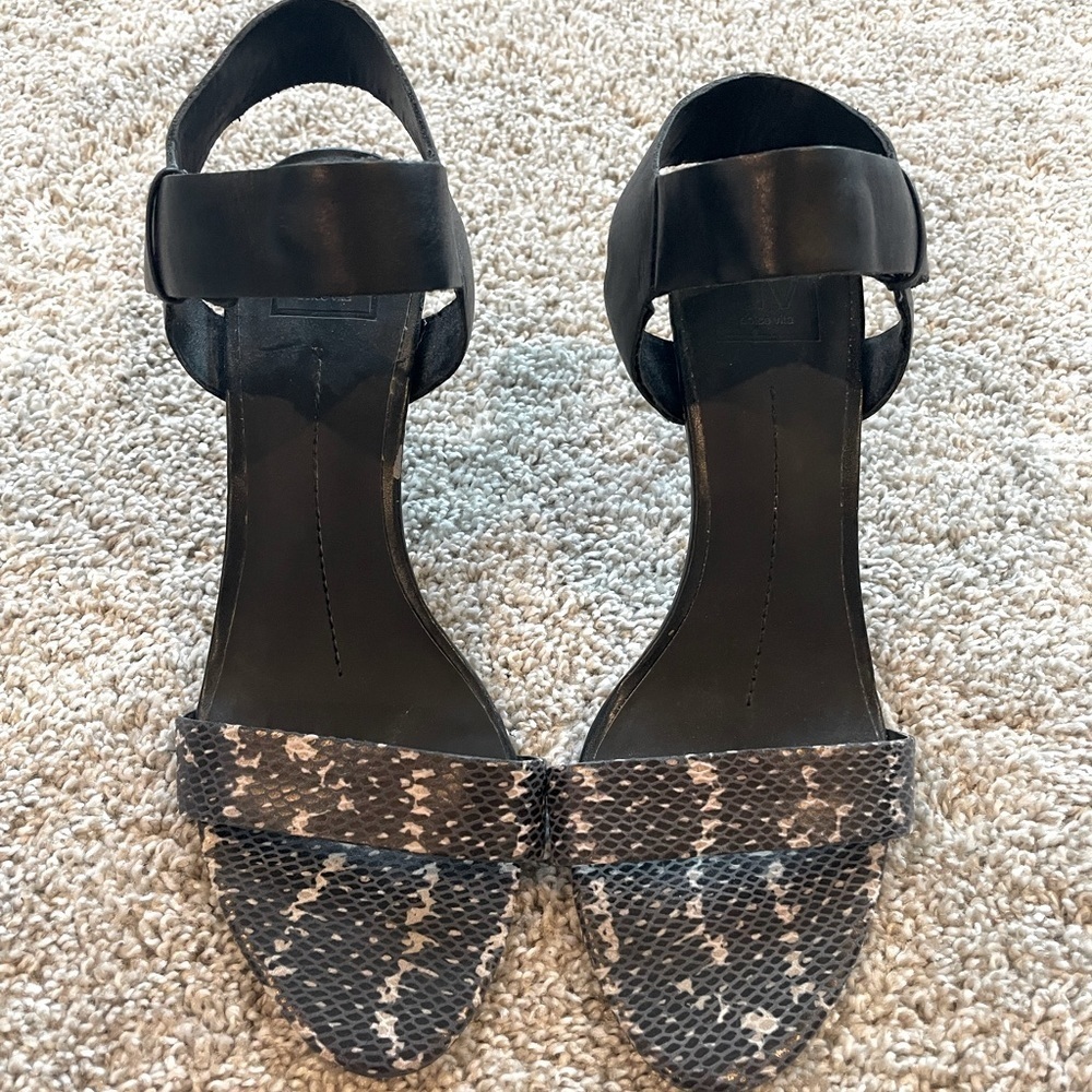 Dolce Vita Sandals high heel strappy sandals pumps black snake print size 10